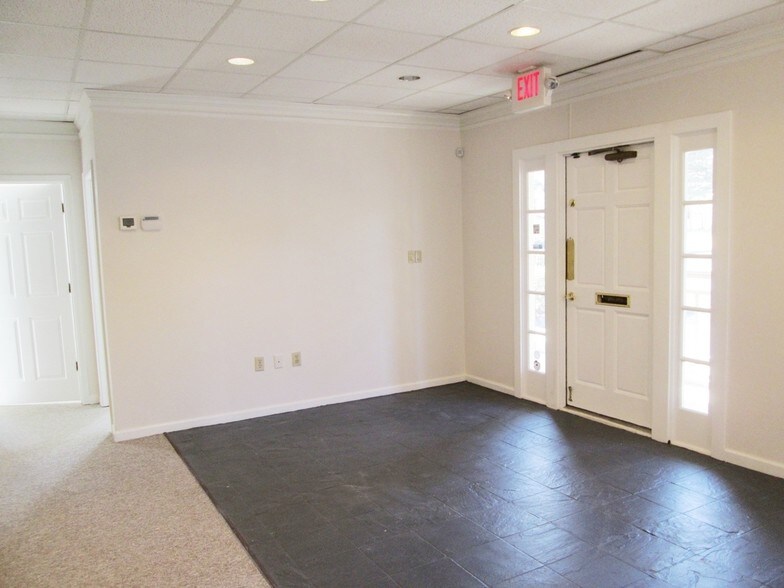 More Photos Of 3867 Holcomb Bridge Rd, Peachtree Corners Office For Lease