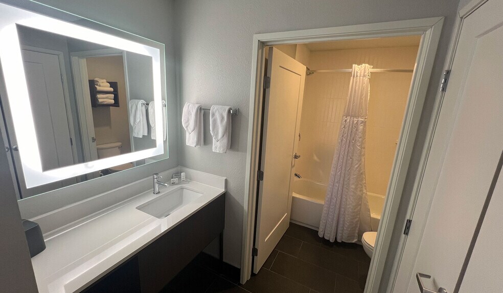 More Photos Of 7418 Washington Ave, Mount Pleasant Hotel For Sale