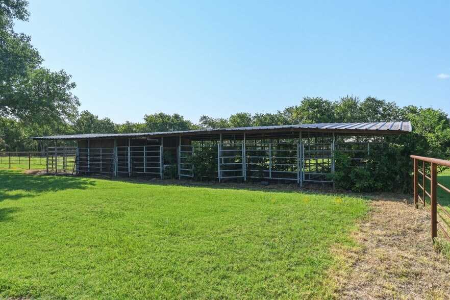 More Photos Of 2632 Howell Dr, Venus Land For Sale