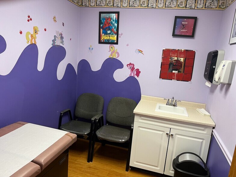 More Photos Of 5314 MacCorkle Ave, Charleston Medical For Lease