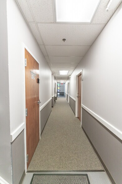 More Photos Of 9930 Derby Ln, Westchester Office For Sale