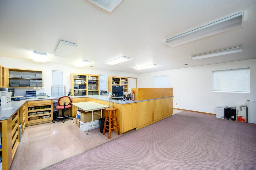 More Photos Of 1940 NE Colvin Ct, McMinnville Industrial For Lease