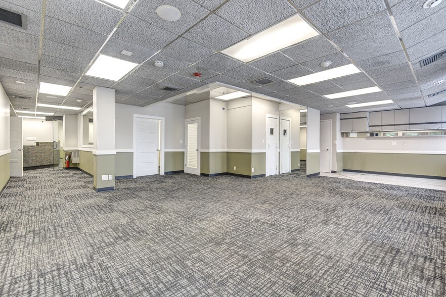 More Photos Of 1575 Hillside Ave, New Hyde Park Medical For Sale