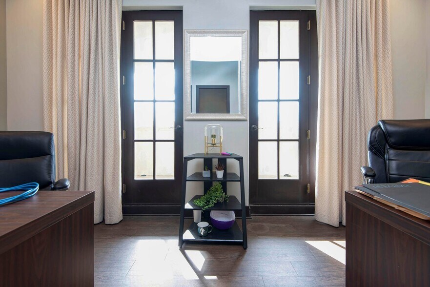 More Photos Of 1531 E Bradford Pky, Springfield Medical For Sale