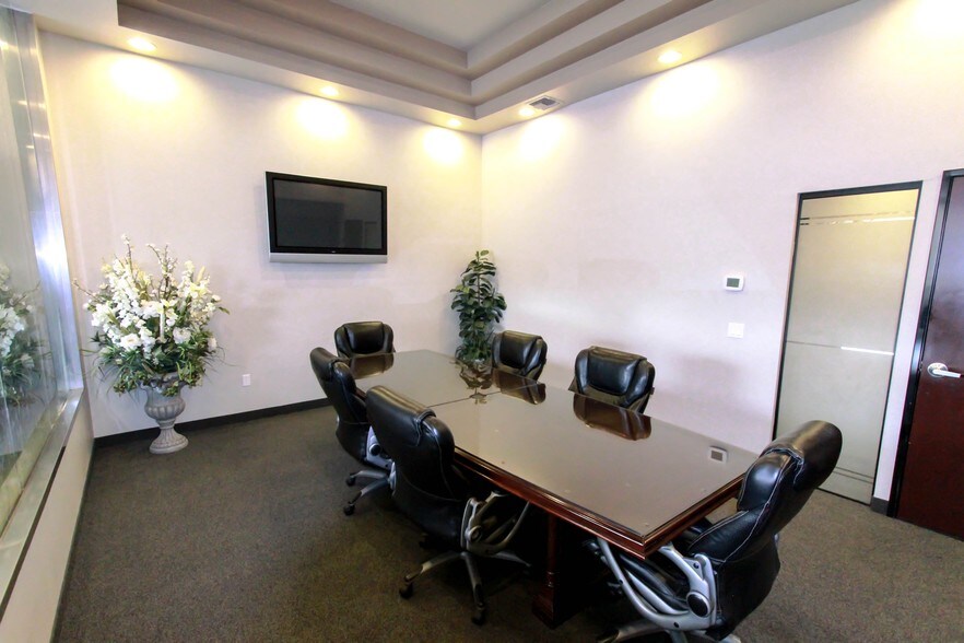 More Photos Of 1830 S Alma School Rd, Mesa Medical For Sale