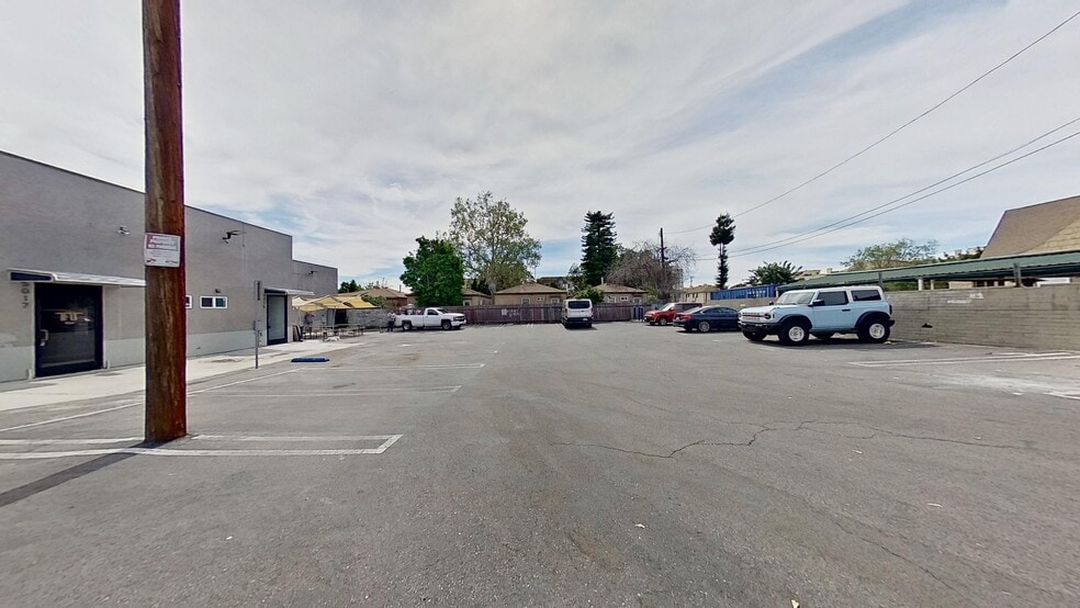 More Photos Of 5011-5019 Lankershim Blvd, North Hollywood Storefront Retail Residential For Lease