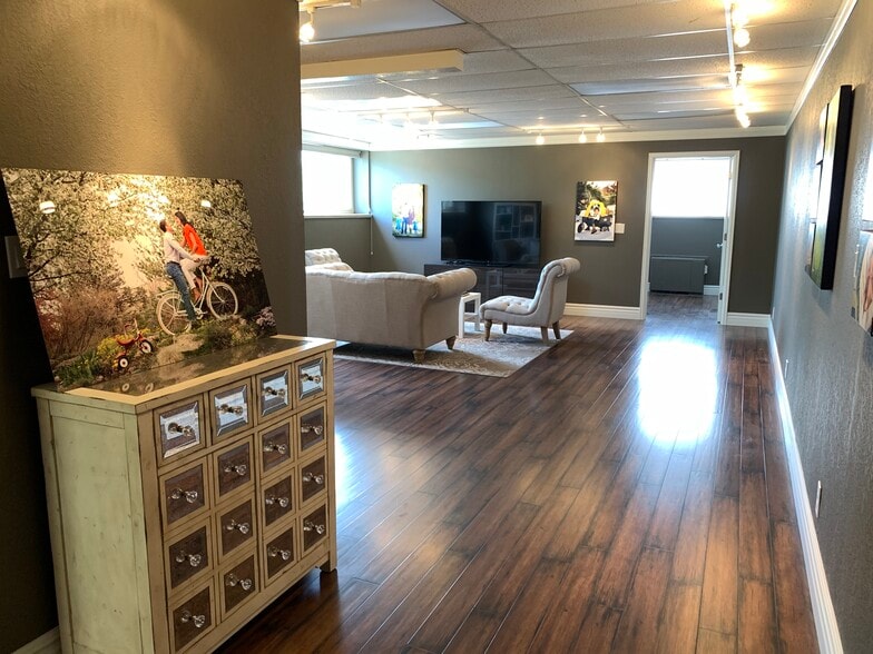 More Photos Of 1100 W Littleton Blvd, Littleton Loft Creative Space For Lease