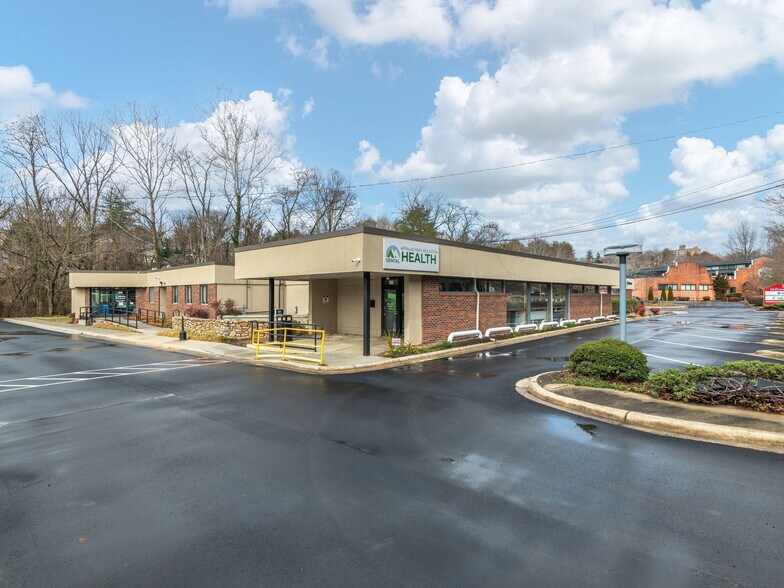 More Photos Of 7 McDowell St, Asheville Medical For Sale
