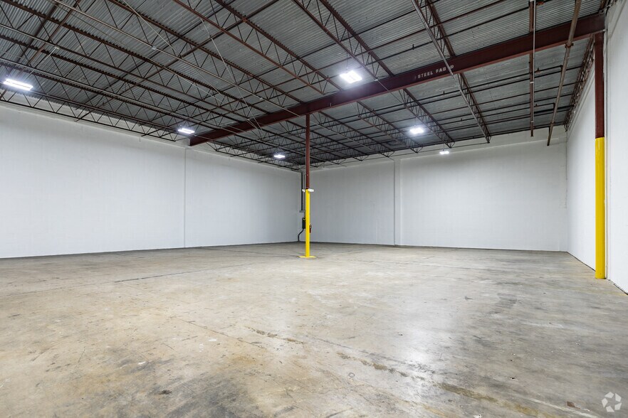 More Photos Of 1352-1382 NW 78th Ave, Doral Unknown For Lease