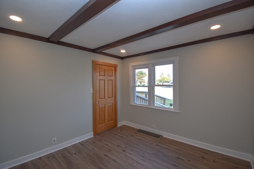 More Photos Of 1498-1502 W Main St, Tipp City Loft Creative Space For Lease