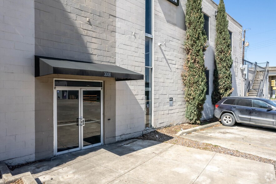 More Photos Of 3008 Ross Ave, Dallas Coworking Space