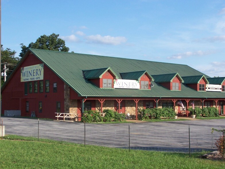 More Photos Of 78 Chestnut Hill Rd, Crossville Freestanding For Sale