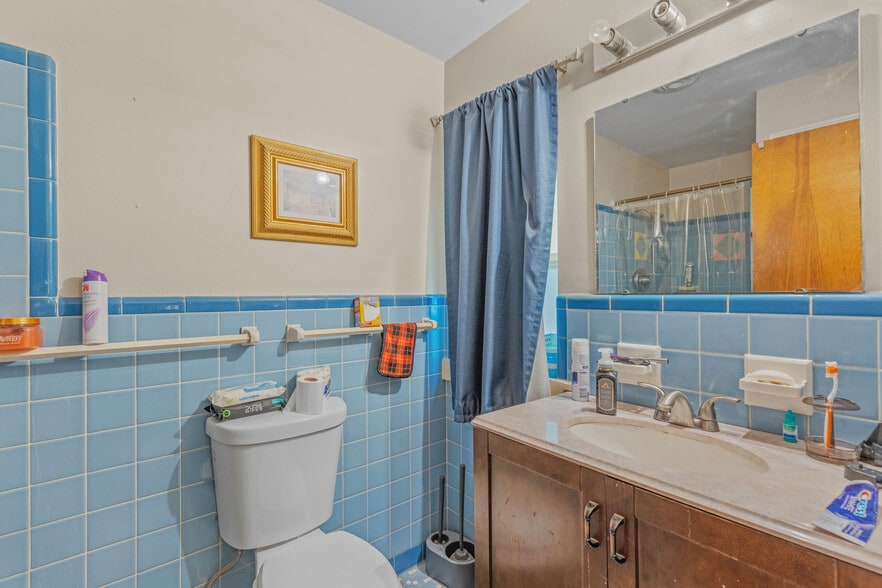 More Photos Of 2331 Congressman W L Dickinson dr, Montgomery Self Storage For Sale