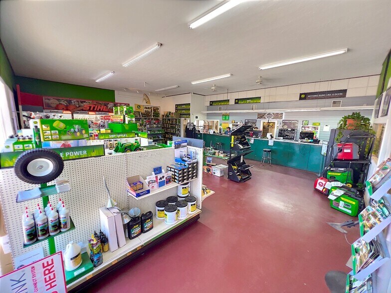 More Photos Of 401 S 10th St, Frederick Showroom For Sale