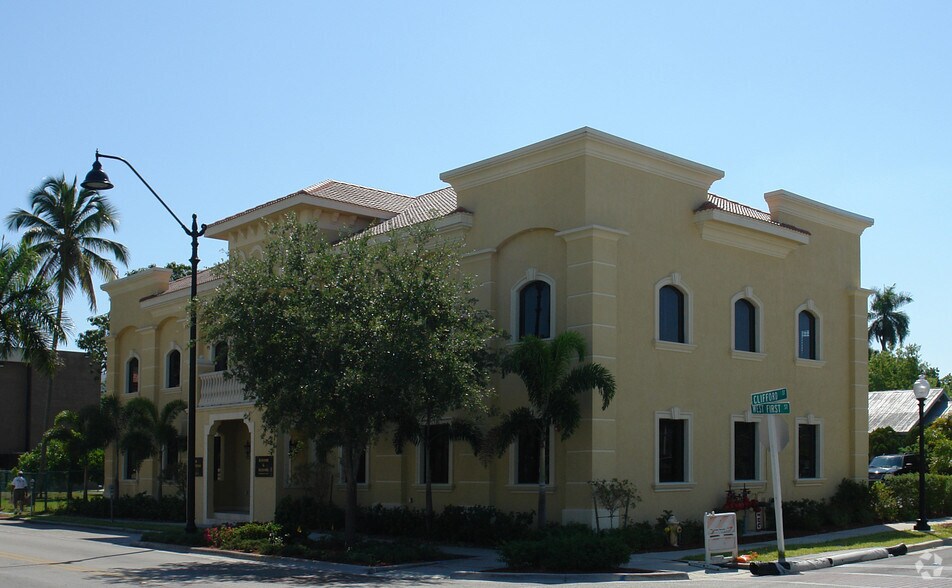 More Photos Of 2121 W 1st St, Fort Myers Office For Lease