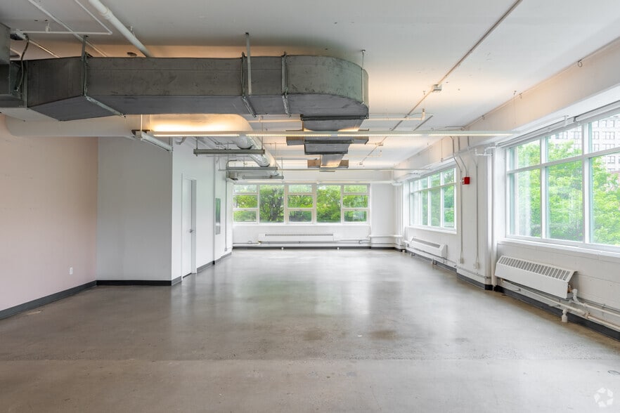 More Photos Of 55 Prospect St, Brooklyn Office For Lease