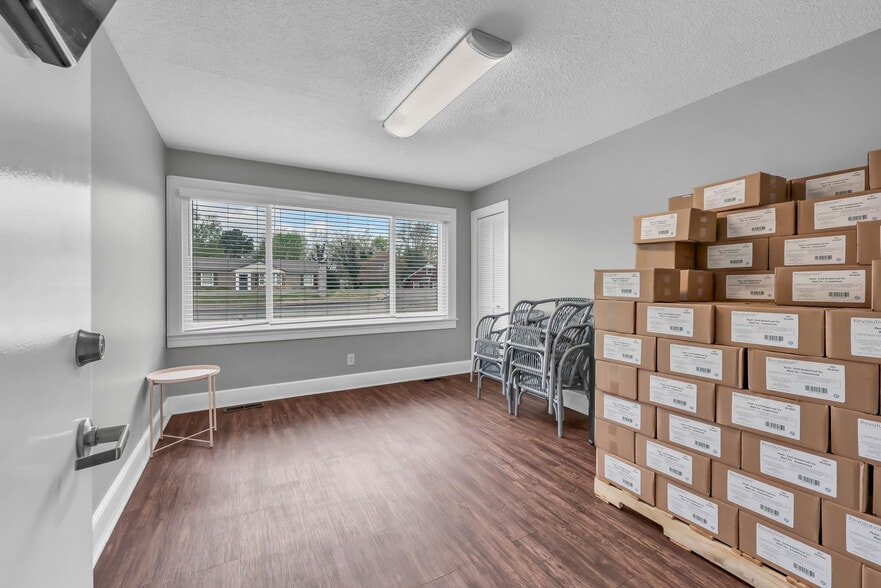 More Photos Of 1758 Memorial Dr, Clarksville Medical For Lease