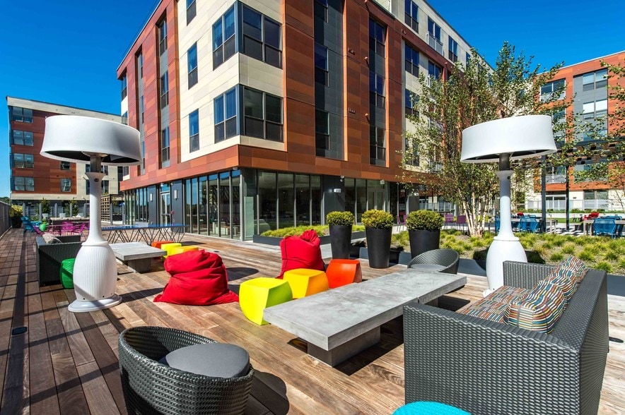 More Photos Of 190 Pleasant St, Malden Apartments For Lease