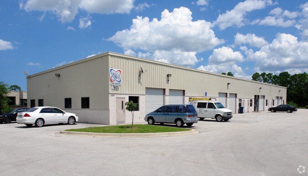 More Photos Of 7605 Progress Cir, Melbourne Warehouse For Lease