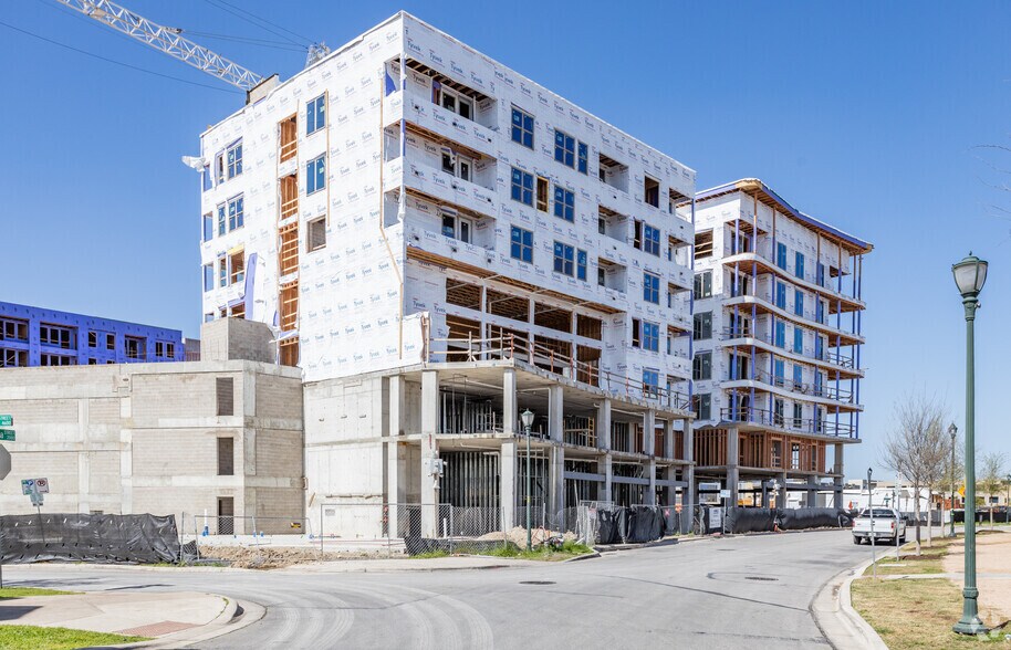 More Photos Of 1911 Philomena St, Austin Apartments For Lease