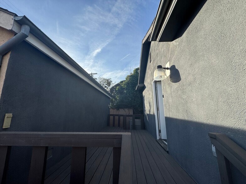 More Photos Of 434 N Larchmont Blvd, Los Angeles Office For Lease