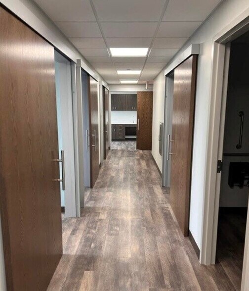 More Photos Of 401 E Gold Coast Rd, Papillion Unknown For Lease