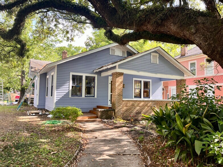 More Photos Of 1114 Dauphin St, Mobile Office For Lease