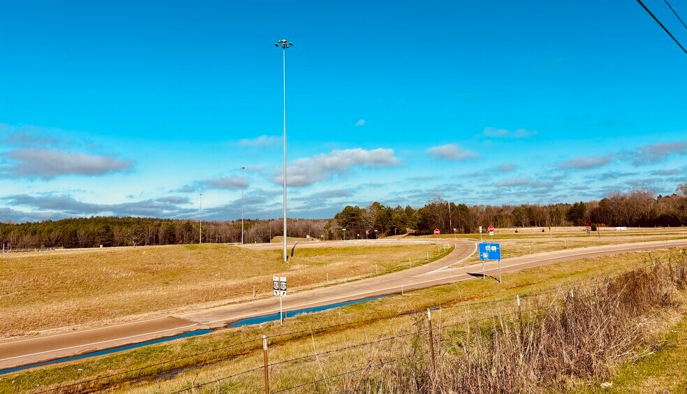 More Photos Of 413 SE Frontage Rd, Winona Land For Sale