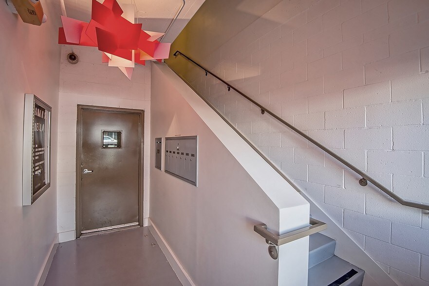 More Photos Of 2216 Main St, Santa Monica Apartments For Sale