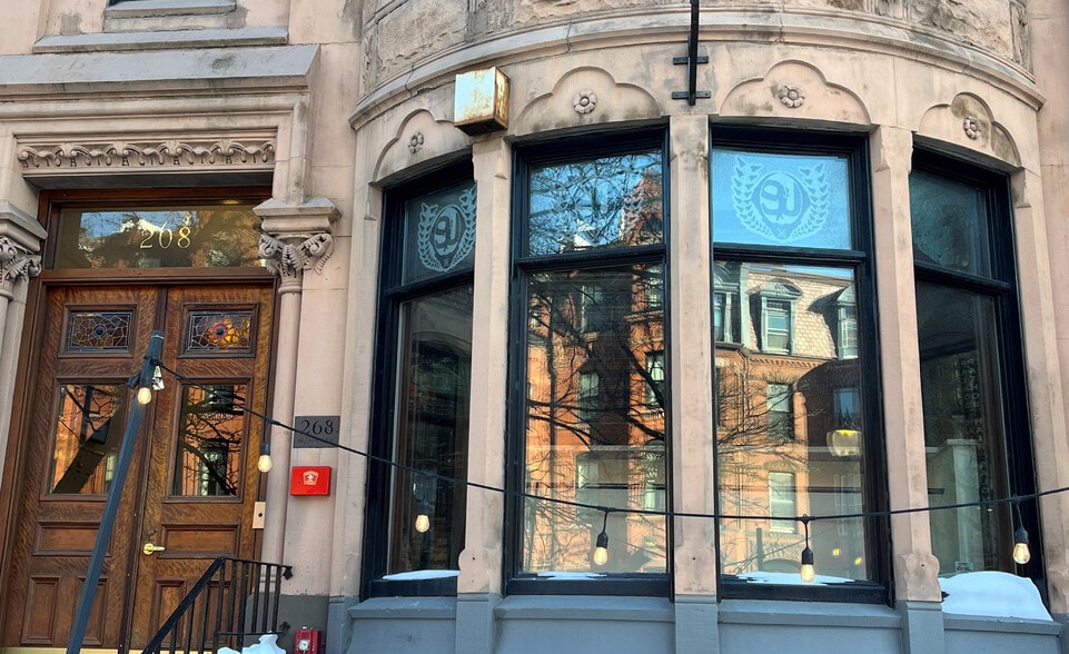 Primary Photo Of 268 Newbury St, Boston Storefront Retail Office For Lease