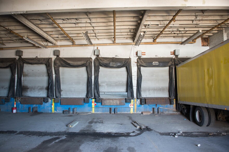 More Photos Of 3025 W 47th St, Chicago Warehouse For Lease