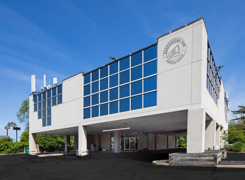 More Photos Of 5018 Express Dr S, Ronkonkoma Office Residential For Lease