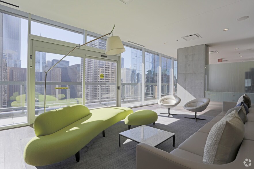 More Photos Of 220 E Illinois St, Chicago Apartments For Lease