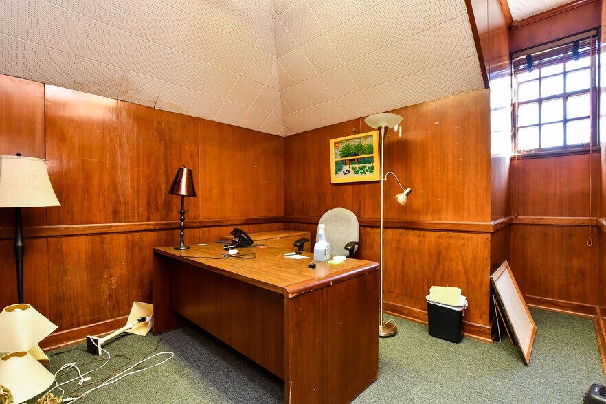 More Photos Of 429 N Main St, Greenville Office Residential For Sale