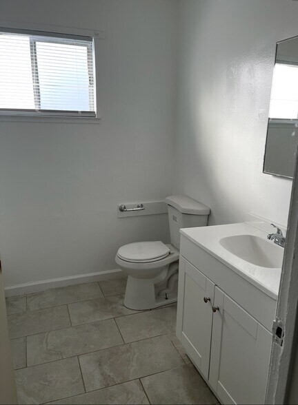 More Photos Of 419 B St, Richmond Apartments For Sale