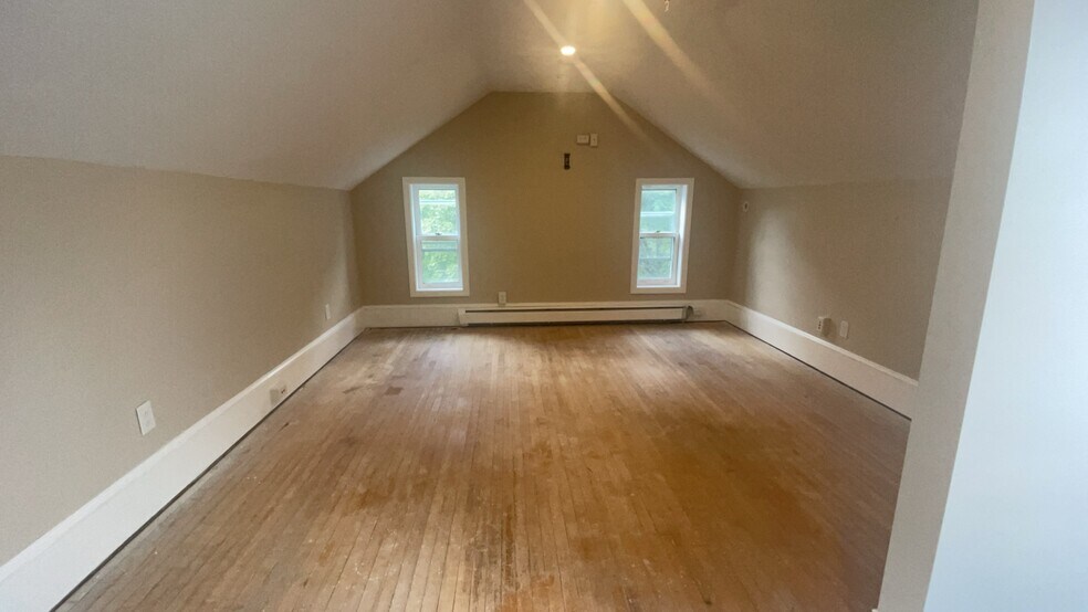 More Photos Of 6 Windsor St, Andover Office For Sale