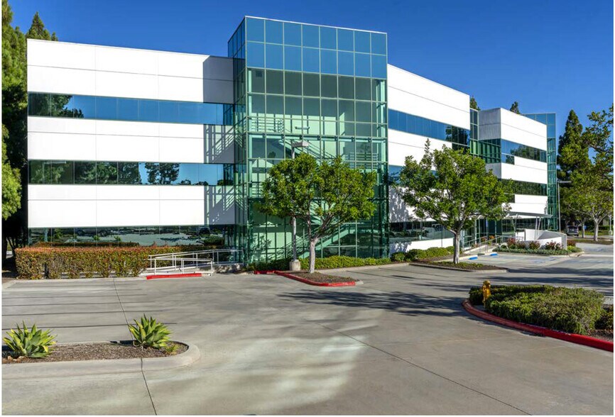 More Photos Of 12396 World Trade Dr, San Diego Medical For Sale