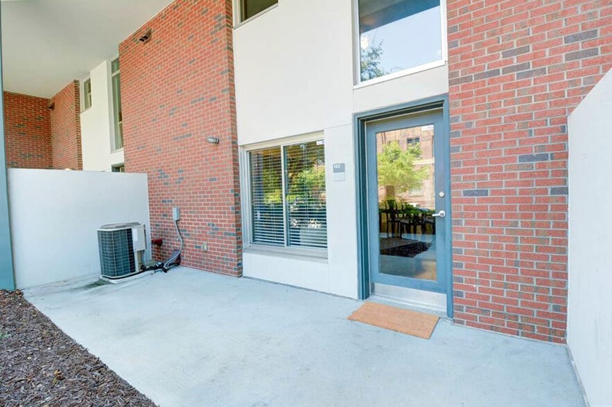 More Photos Of 620 Glen Iris Dr, Atlanta Apartments For Lease