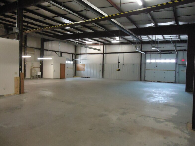 More Photos Of 3864 Race Rd, Cincinnati Light Manufacturing For Lease