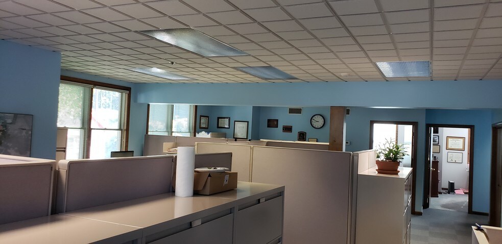 More Photos Of 1130 Ten Rod Rd, North Kingstown Medical For Sale