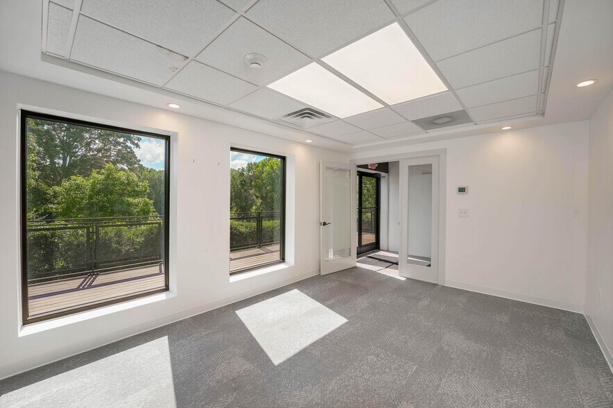 More Photos Of 2765 S Main St, Kennesaw Storefront For Lease