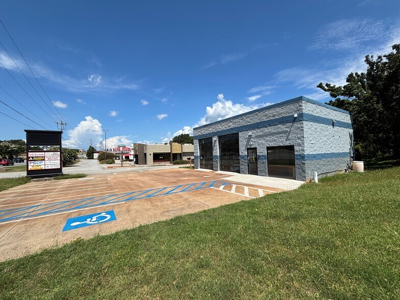 More Photos Of 5188 Calhoun Memorial Hwy, Easley Auto Repair For Lease