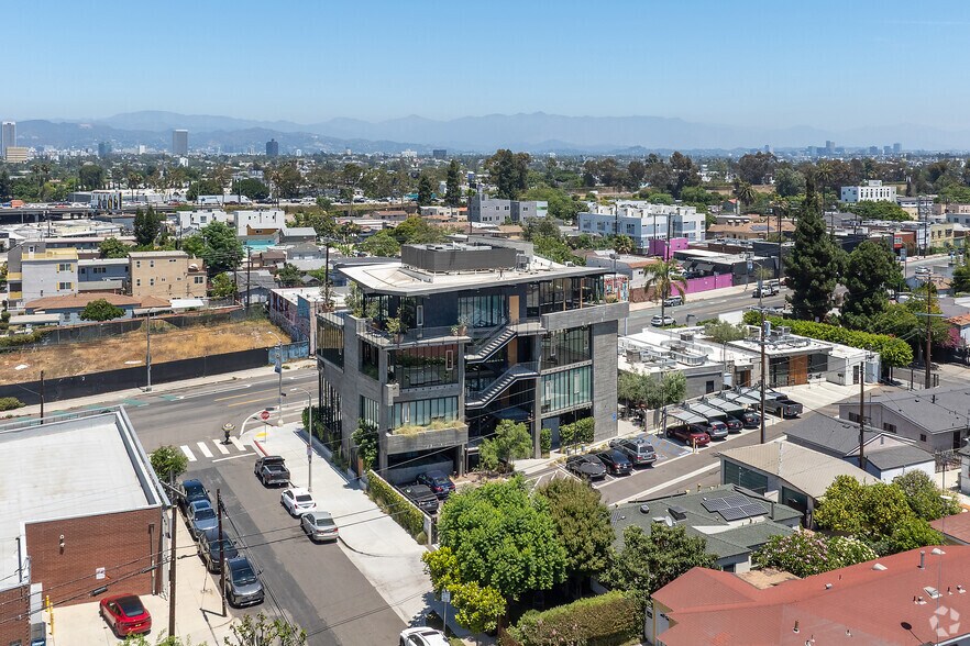 More Photos Of 5788 W Adams Blvd, Los Angeles Office For Lease