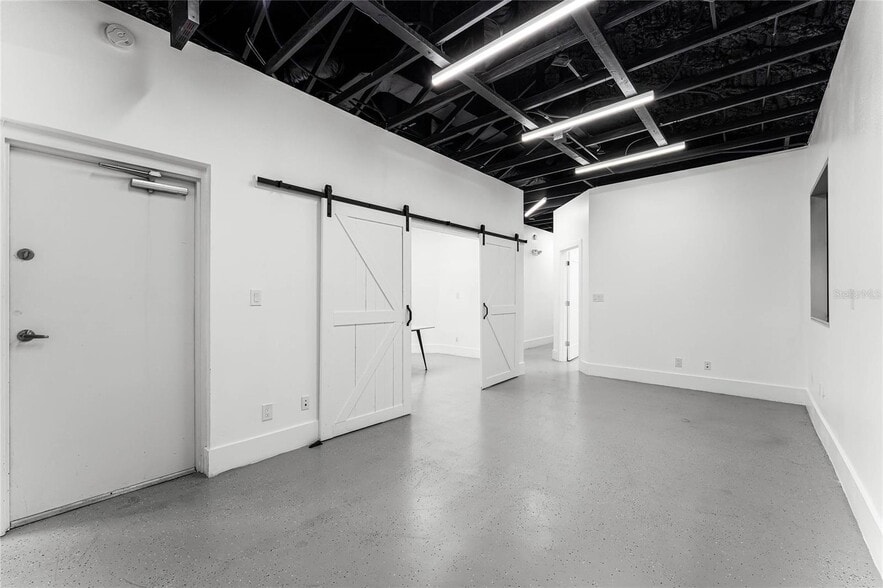 More Photos Of 120 E Marks St, Orlando Loft Creative Space For Lease