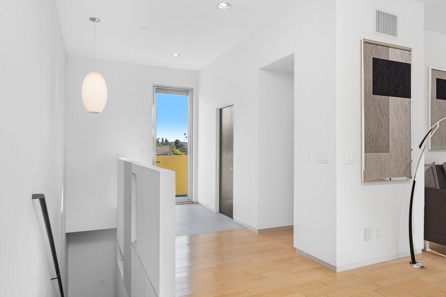 More Photos Of 930-932 Manhattan Beach Blvd, Manhattan Beach Office Residential For Sale