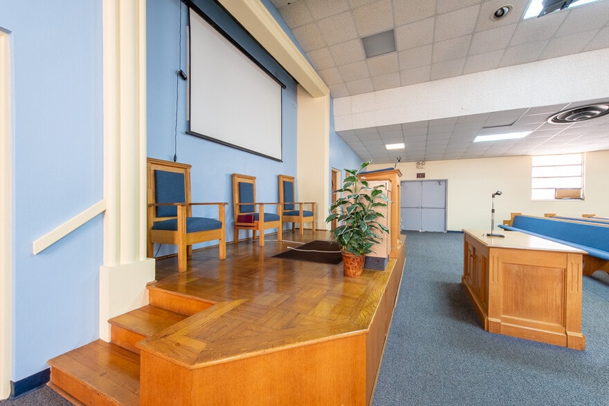 More Photos Of 4608 N Nebraska Ave, Tampa Religious Facility For Sale