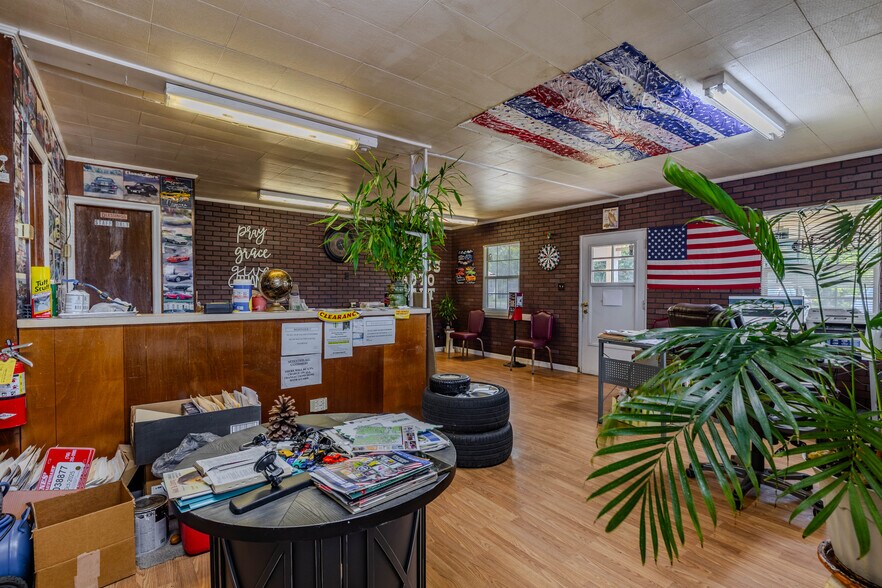 More Photos Of 36 W Butler St NW, Rome Specialty For Sale