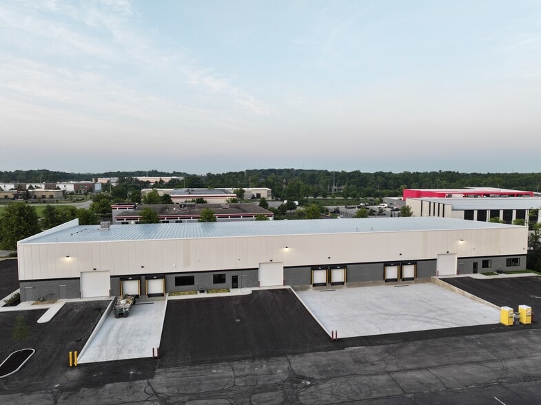 More Photos Of 10890 Bennett Pkwy ext, Zionsville Warehouse For Lease