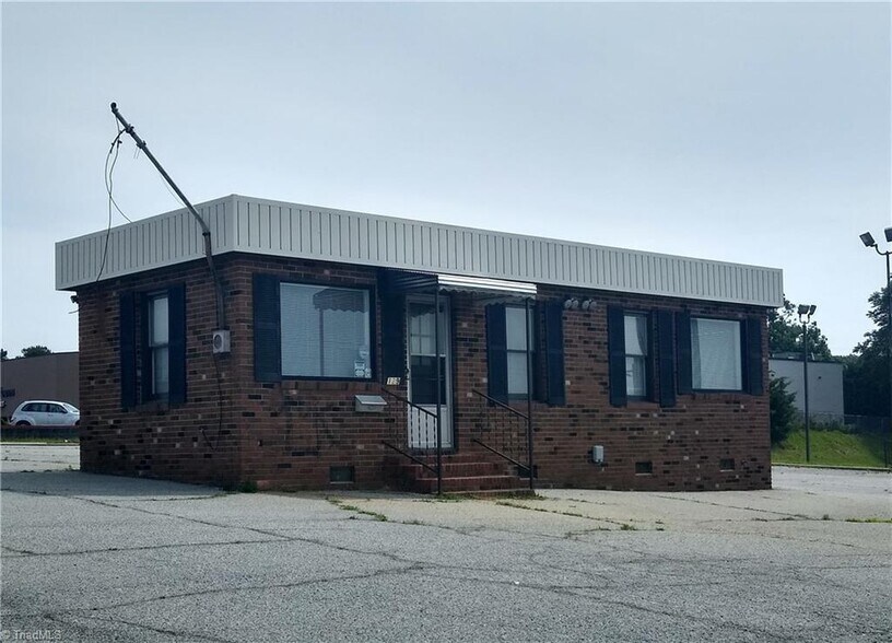 More Photos Of 314-316 N Fayetteville St, Asheboro Office For Sale