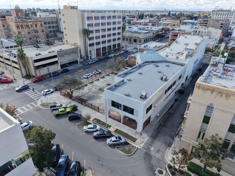 More Photos Of 1400 18th St, Bakersfield Office For Sale